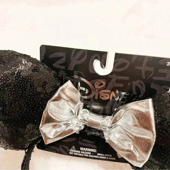 Disney Minnie Mouse Ears Headband with Silver Bow - Picture 2 of 3